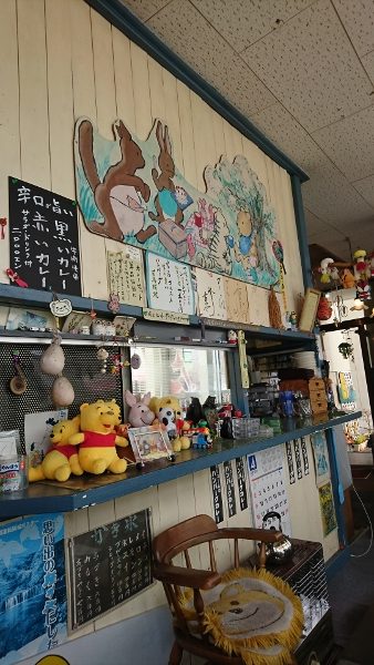 部屋全体がぷーさんづくし 軽井沢のカレー屋ぷーさん 隠居生活人 横浜のボス 今日の なるほど